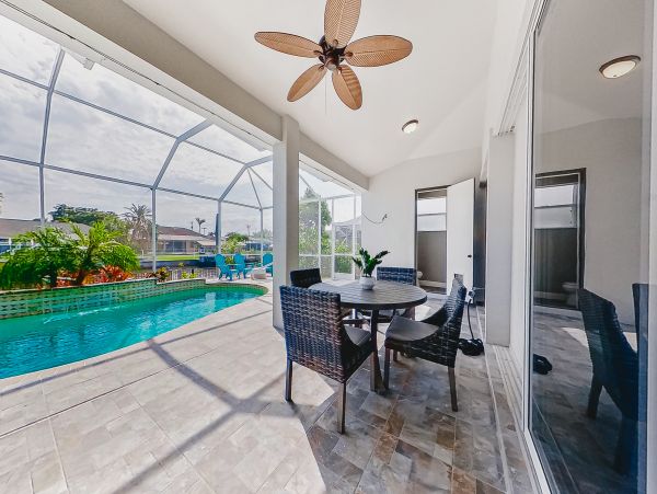 Cape Coral Vacation Home Four Bedroom