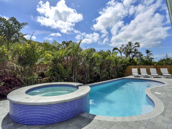 4 Bedroom Vacation Pool Home in Marco Island Close to Beach
