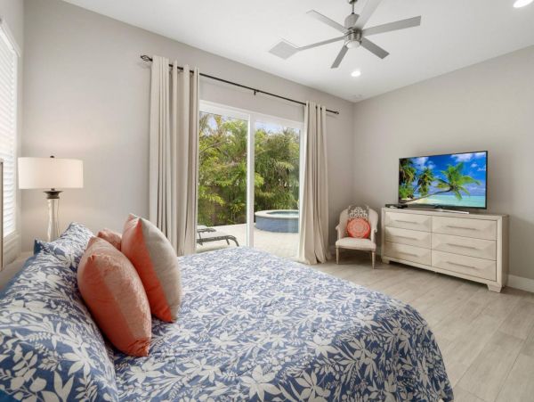 4 Bedroom Vacation Pool Home in Marco Island Close to Beach