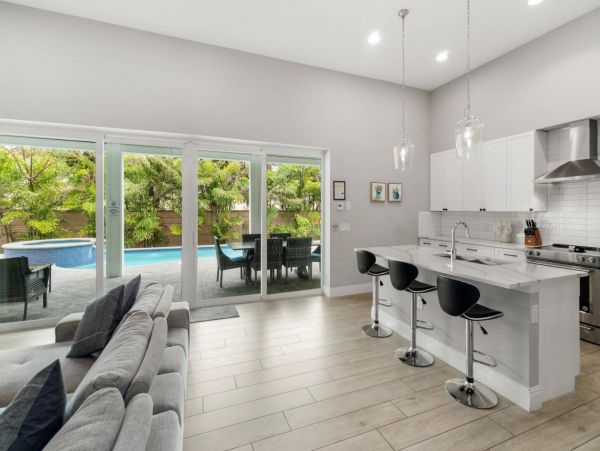 4 Bedroom Vacation Pool Home in Marco Island Close to Beach