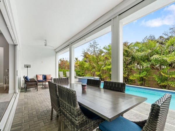 4 Bedroom Vacation Pool Home in Marco Island Close to Beach