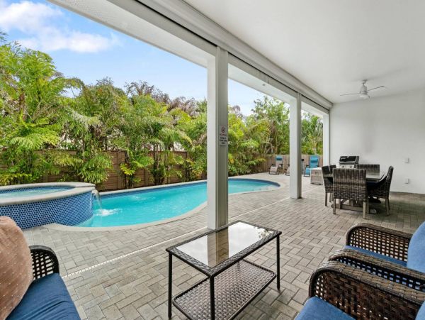 4 Bedroom Vacation Pool Home in Marco Island Close to Beach