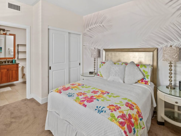 This Lovely Accommodation Offers Great Views & Amenities
