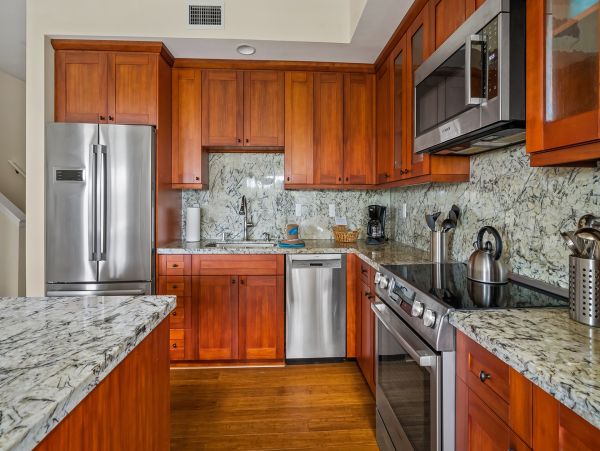 Mountain View Three Bedroom Vacation Rental in Poipu Beach