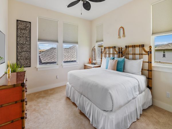 Mountain View Three Bedroom Vacation Rental in Poipu Beach