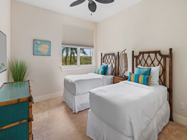 Mountain View Three Bedroom Vacation Rental in Poipu Beach
