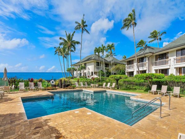 Luxurious Oceanfront Kauai with Stunning Views