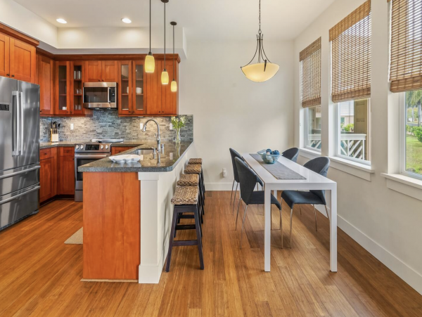 Stunning Residence all Upgraded Beautiful Amenities.