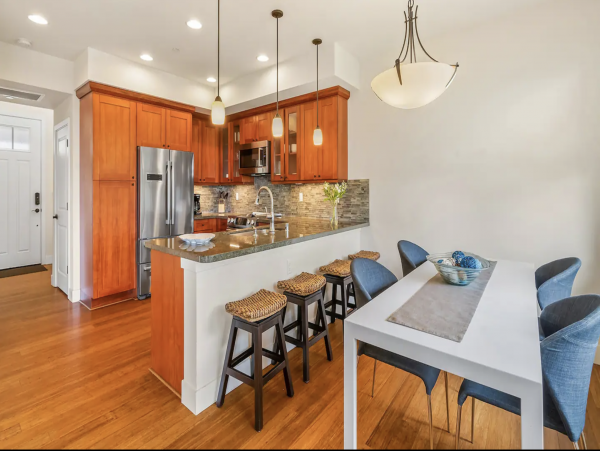 Stunning Residence all Upgraded Beautiful Amenities.