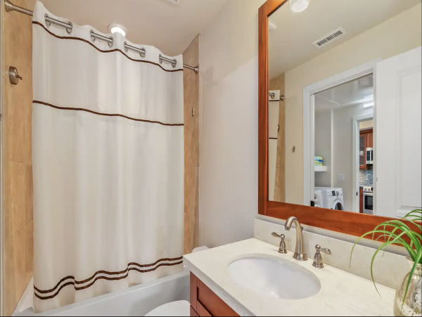 Stunning Residence all Upgraded Beautiful Amenities.