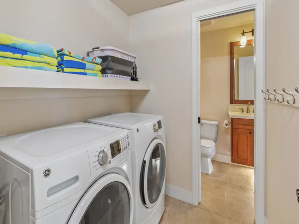 Stunning Residence all Upgraded Beautiful Amenities.