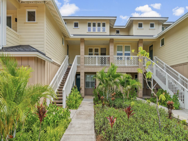 Stunning Residence all Upgraded Beautiful Amenities.