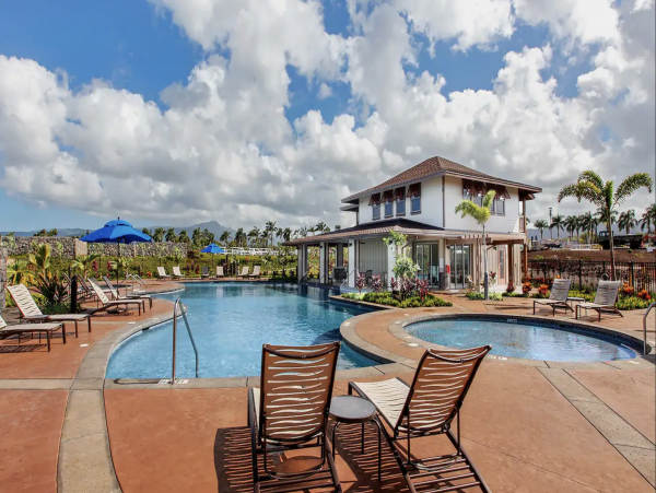 Stunning Residence all Upgraded Beautiful Amenities.