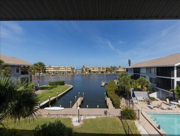 Siesta Key Vacation Condo Two Bedroom Walk to Beach