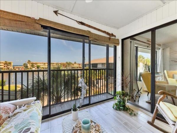 Siesta Key Vacation Condo Two Bedroom Walk to Beach