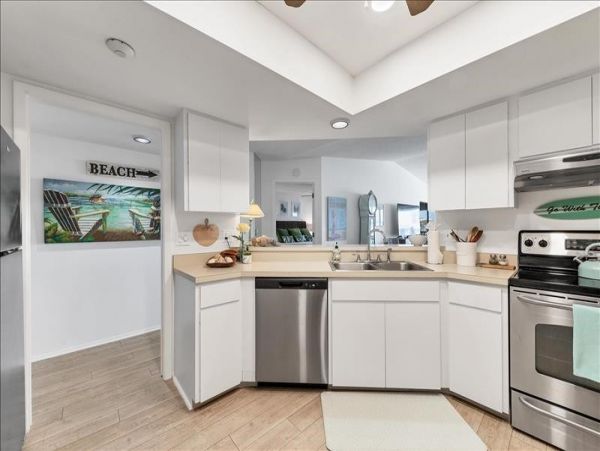 Siesta Key Vacation Condo Two Bedroom Walk to Beach