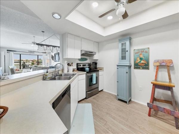 Siesta Key Vacation Condo Two Bedroom Walk to Beach