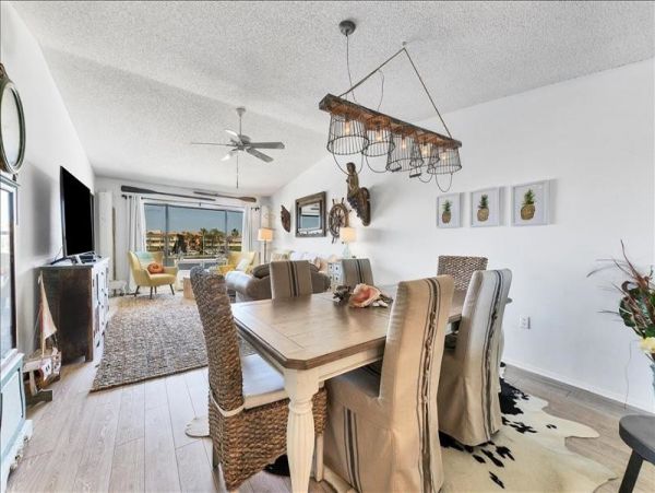 Siesta Key Vacation Condo Two Bedroom Walk to Beach