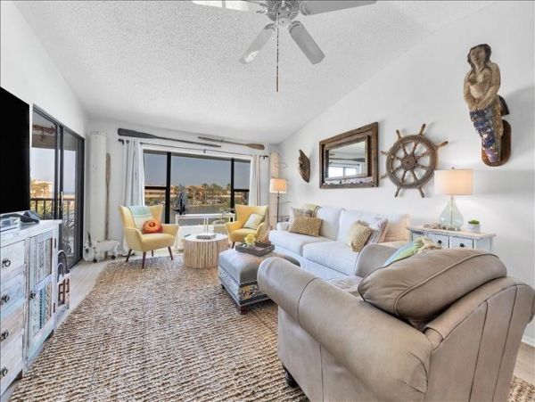 Siesta Key Vacation Condo Two Bedroom Walk to Beach