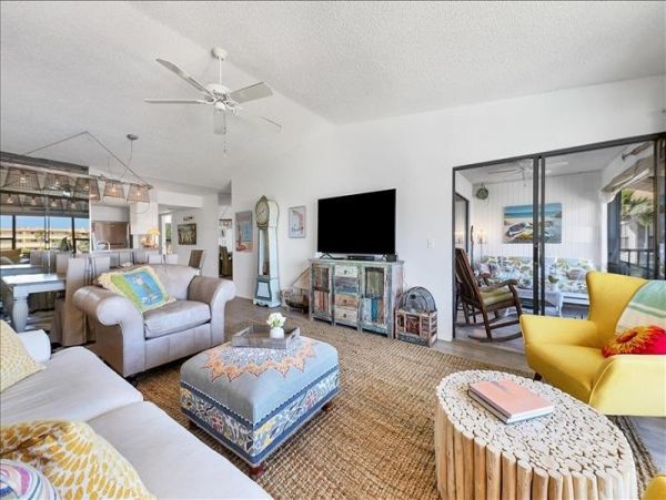 Siesta Key Vacation Condo Two Bedroom Walk to Beach