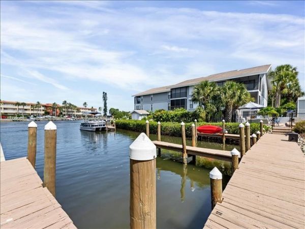 Siesta Key Vacation Condo Two Bedroom Walk to Beach