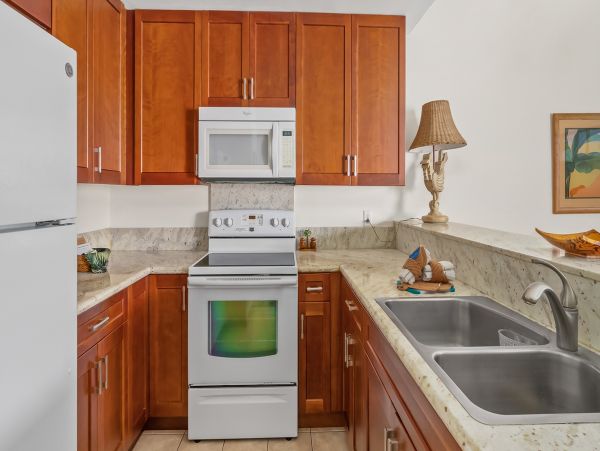 Poipu Vacation Condo One Bedroom Ocean Views