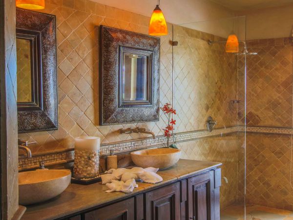 Luxury Vacation Villa with 6 Bedrooms in Playa Flamingo