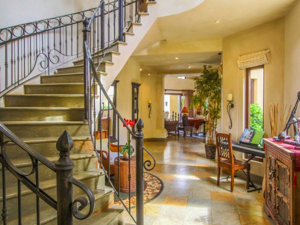 Luxury Vacation Villa with 6 Bedrooms in Playa Flamingo