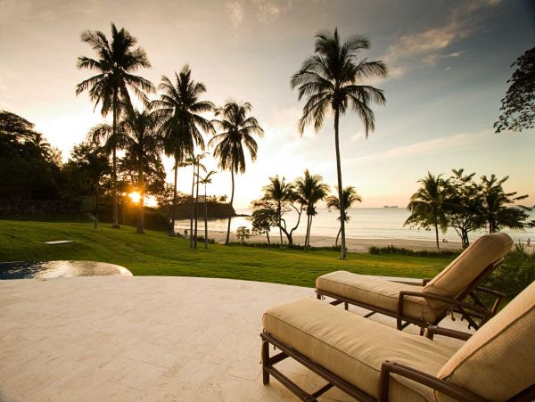 Luxury Vacation Villa with 6 Bedrooms in Playa Flamingo