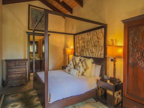 Luxury Vacation Villa with 6 Bedrooms in Playa Flamingo