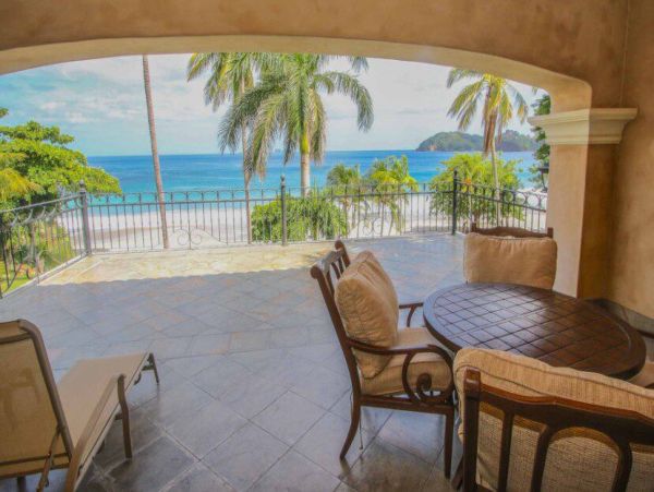 Luxury Vacation Villa with 6 Bedrooms in Playa Flamingo