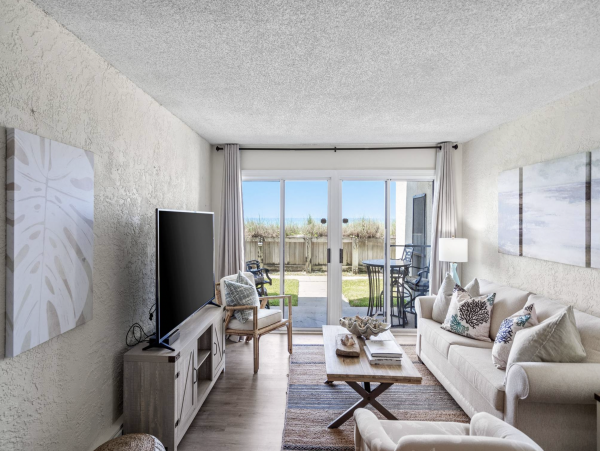 Panama City Beach Condo Ground Level lovely!