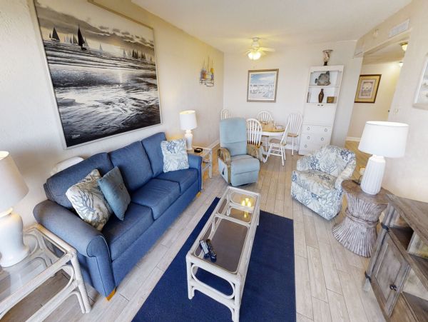 Lovely Beachfront 2 Bedroom Vacation Condo in Panama City