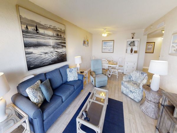 Lovely Beachfront 2 Bedroom Vacation Condo in Panama City
