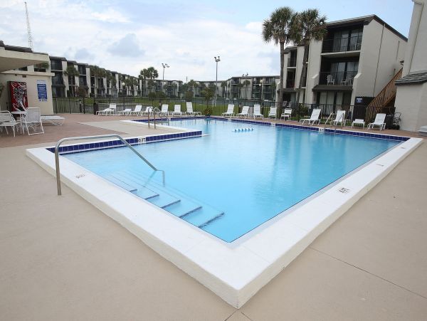 Lovely Beachfront 2 Bedroom Vacation Condo in Panama City