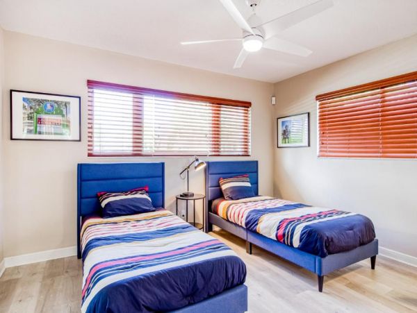 Pompano Beach Vacation Home Two Bedroom Walk to Beach