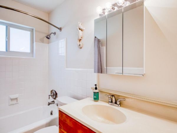 Pompano Beach Vacation Home Two Bedroom Walk to Beach