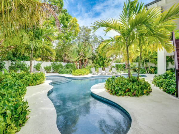 Ultimate Luxurious Retreat by the Beach with Stunning Views and Deluxe Amenities