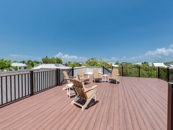 Ultimate Luxurious Retreat by the Beach with Stunning Views and Deluxe Amenities