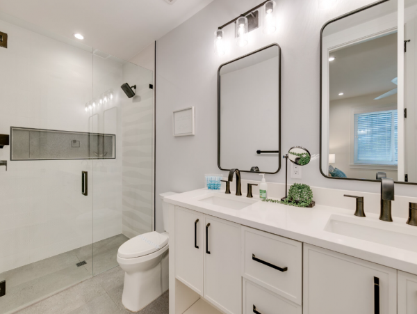 Ultimate Luxurious Retreat by the Beach with Stunning Views and Deluxe Amenities