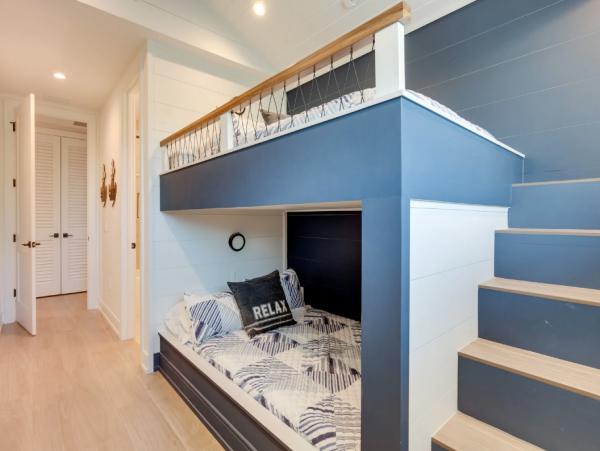 Ultimate Luxurious Retreat by the Beach with Stunning Views and Deluxe Amenities