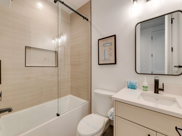 Ultimate Luxurious Retreat by the Beach with Stunning Views and Deluxe Amenities