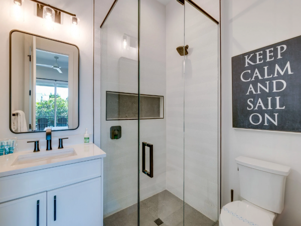 Ultimate Luxurious Retreat by the Beach with Stunning Views and Deluxe Amenities