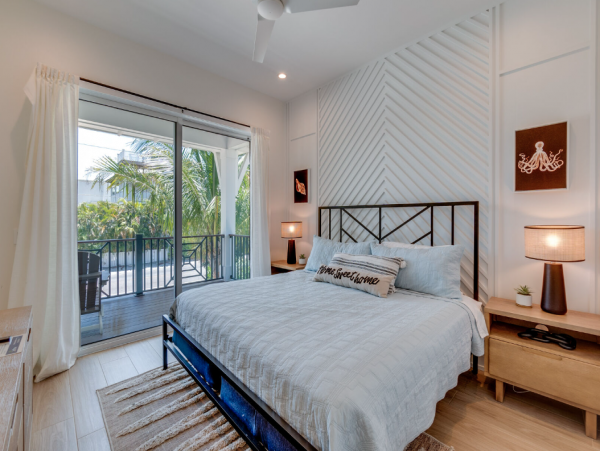 Ultimate Luxurious Retreat by the Beach with Stunning Views and Deluxe Amenities