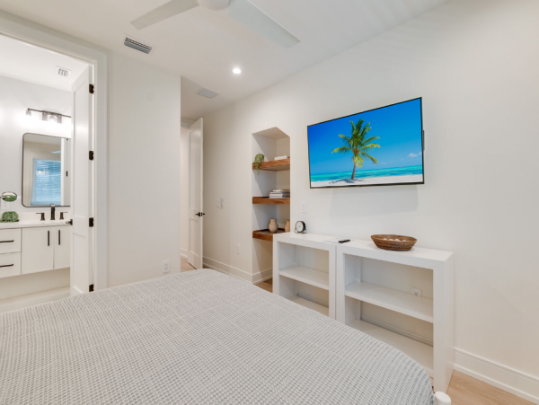 Ultimate Luxurious Retreat by the Beach with Stunning Views and Deluxe Amenities
