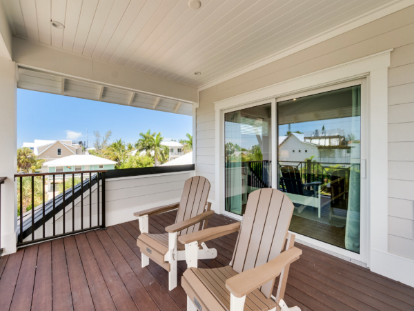 Ultimate Luxurious Retreat by the Beach with Stunning Views and Deluxe Amenities
