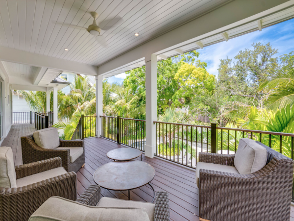 Ultimate Luxurious Retreat by the Beach with Stunning Views and Deluxe Amenities