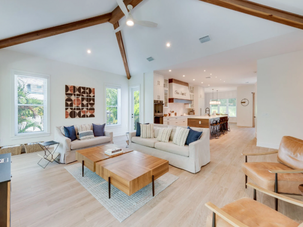 Ultimate Luxurious Retreat by the Beach with Stunning Views and Deluxe Amenities