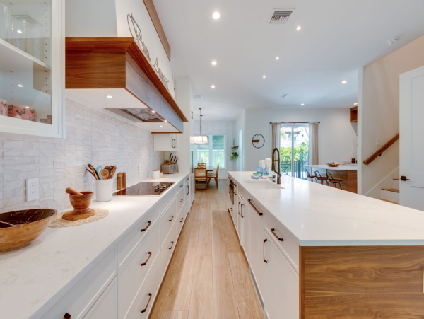 Ultimate Luxurious Retreat by the Beach with Stunning Views and Deluxe Amenities