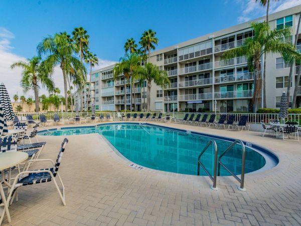 St. Petersburg Vacation Condo Two Bedroom Exceptional with Pool & Views
